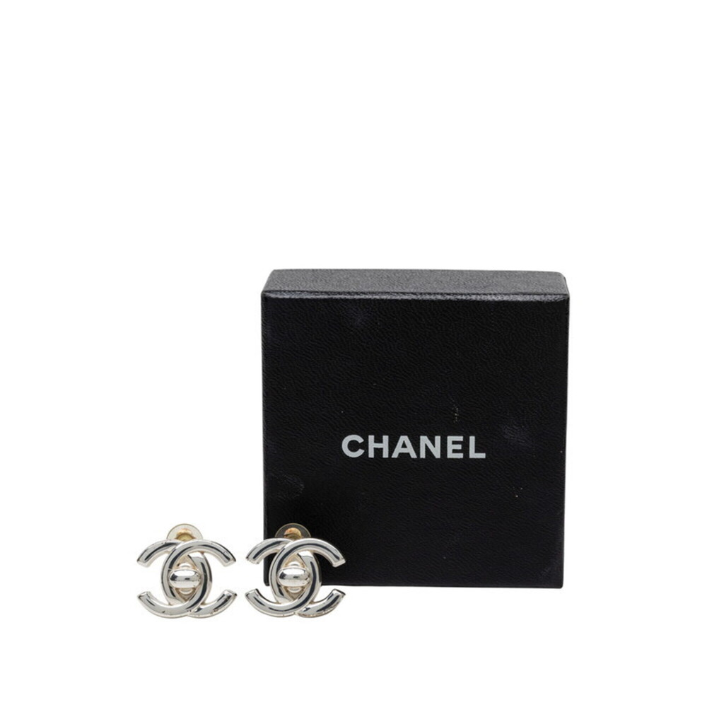 CHANEL Vintage Silver Logo Earrings - Picture 4 of 4
